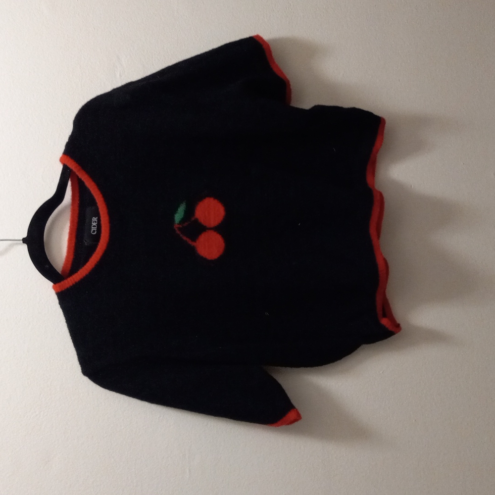 Short sleeve cherry sweater